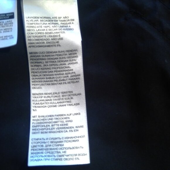 Levi's Men's Black Jean Jacket with Roll-Away Hood - Picture 13 of 14